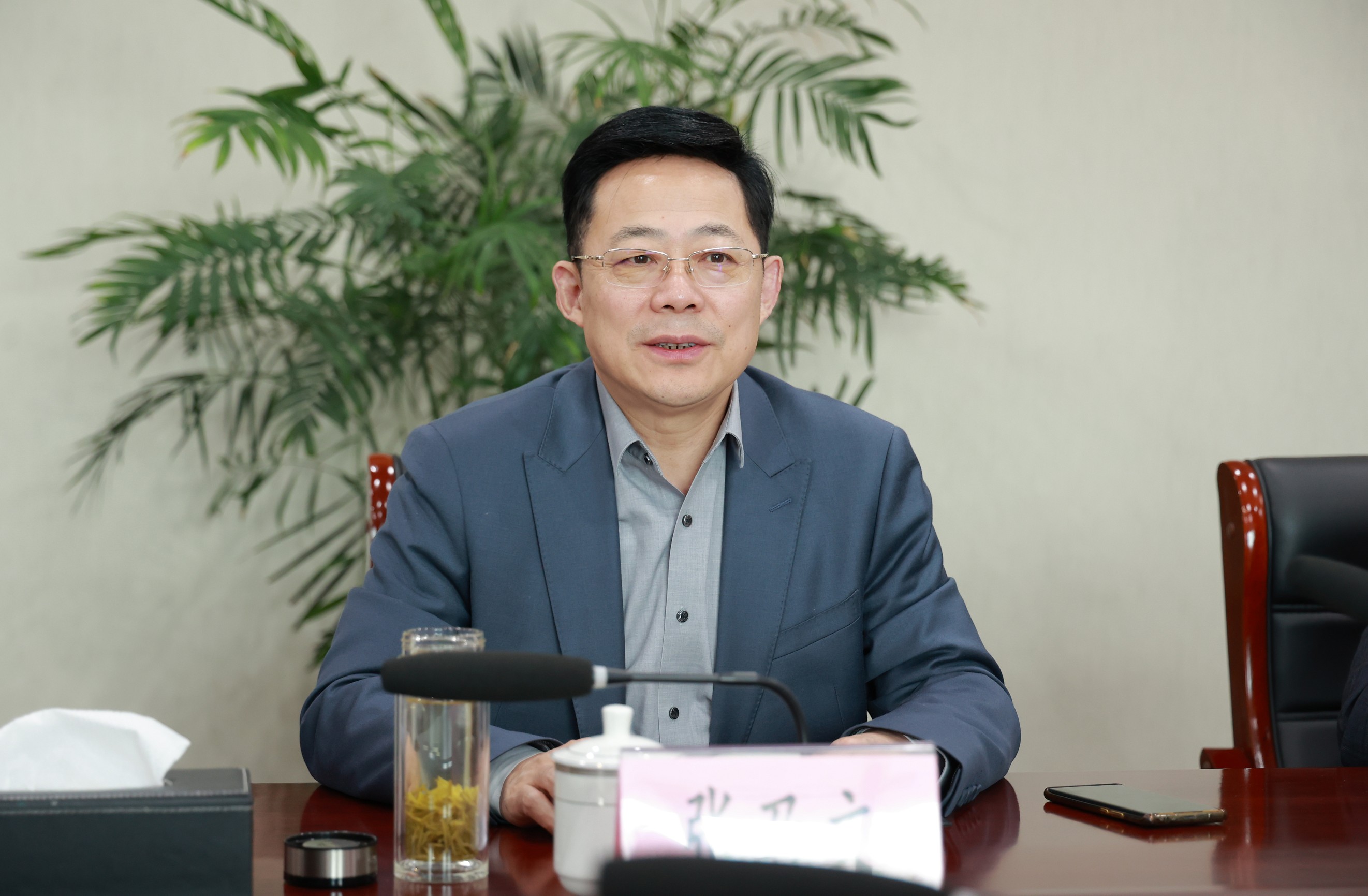 张乃文调研YH533388银河专用车公司2_眸目压缩.jpg